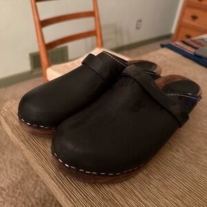 Lotta Clogs
